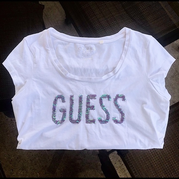 🆕🔥GUESS SUPER CUTE WHITE SHORT SLEEVE SHIRT&GUESS SEQUINS MULTICOLORED FRONT - Picture 2 of 8
